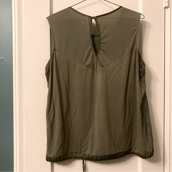 Anthropologie embroidered sleeveless green blouse - Picture 2 of 4